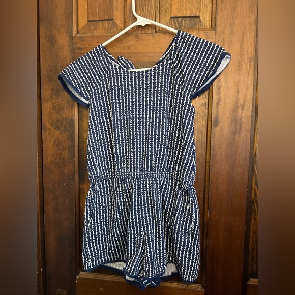 Beautiful Simple Print VV Romper (16) - Picture 1 of 5